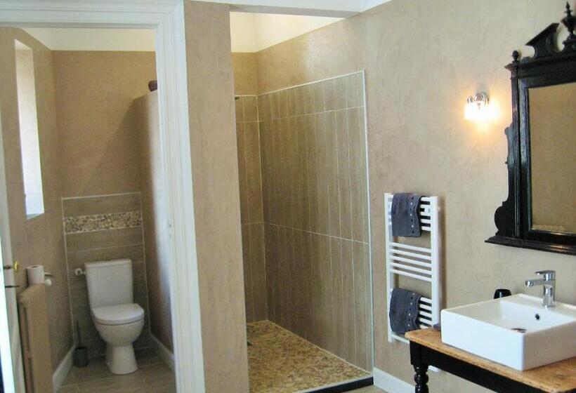 带按摩浴盆的套房, Chambres D'hotes La Chartreuse Des Eyres