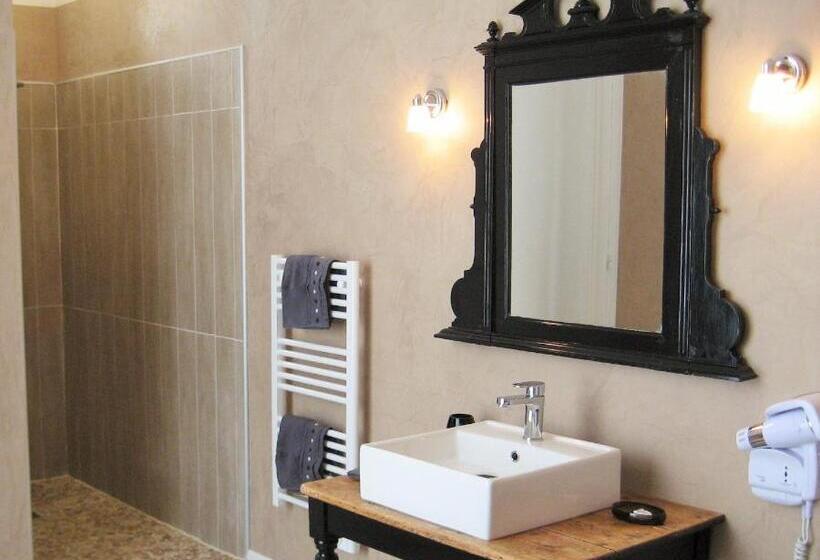 带按摩浴盆的套房, Chambres D'hotes La Chartreuse Des Eyres