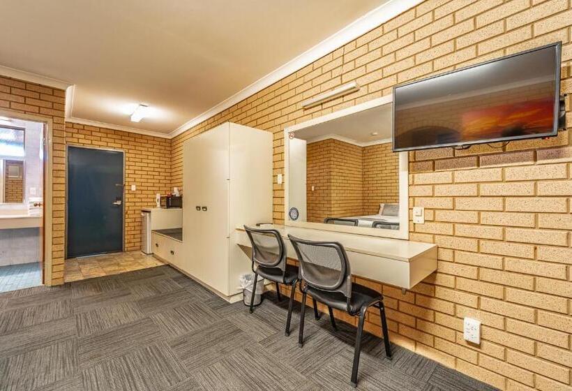 اتاق استاندارد چهار تخته, Carnarvon Motel