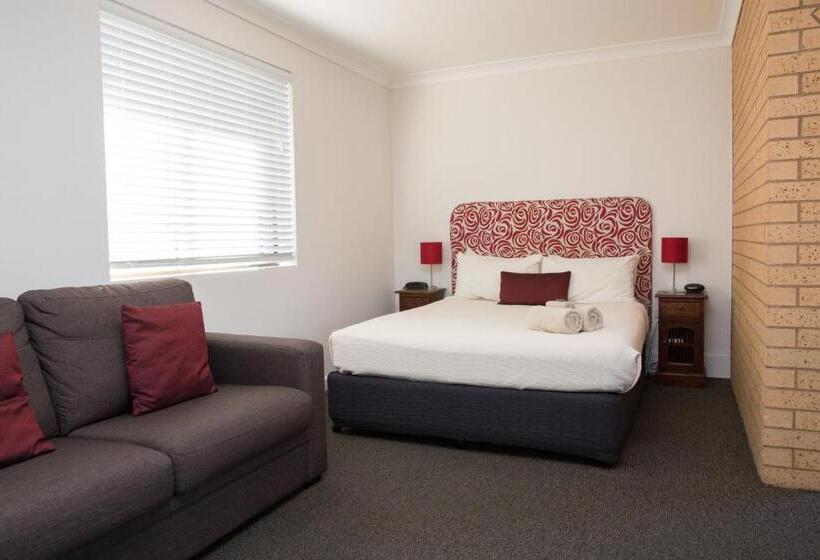 إستوديو قياسى, Centralpoint Motel