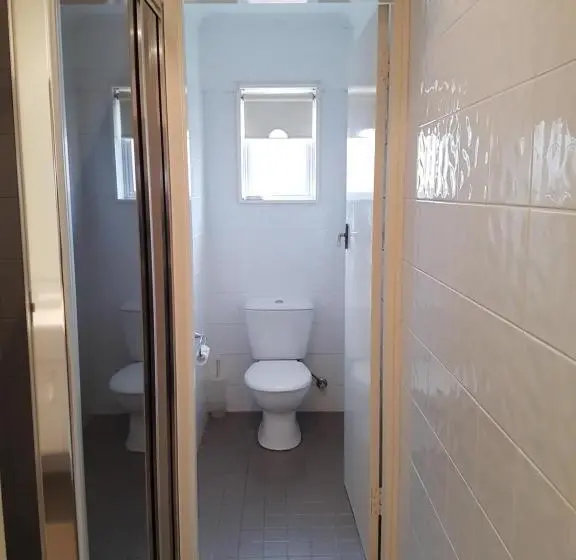 آپارتمان 2 خوابه, Centralpoint Motel