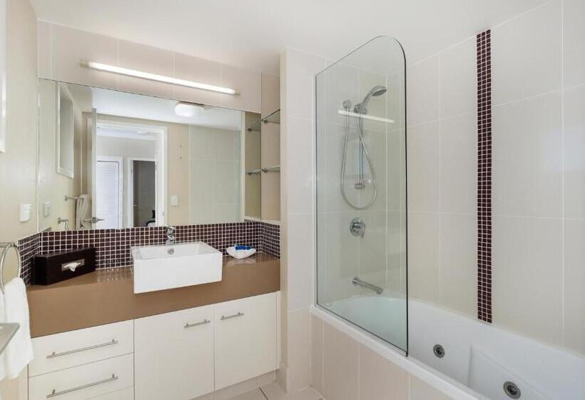 آپارتمان 1 خوابه با چشمانداز استخر, Eden By The Bay