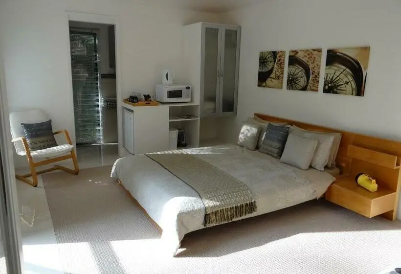 スタンダードルーム, Eumundi Yacht Club B&b