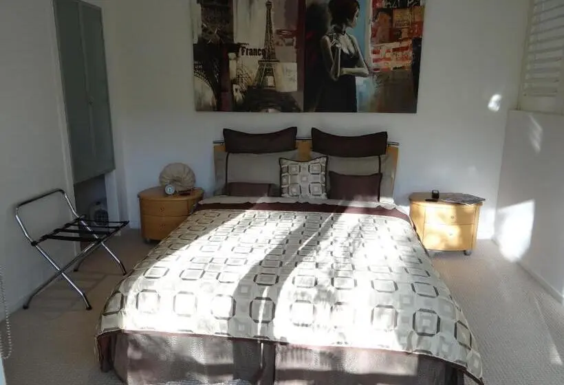 スタンダードルーム, Eumundi Yacht Club B&b