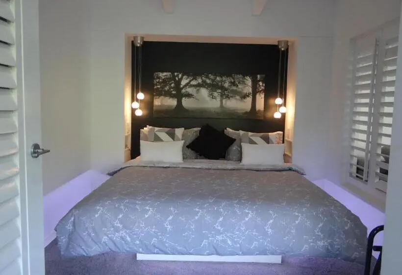 ガーデンビューの１ベッドルームビラ, Eumundi Yacht Club B&b