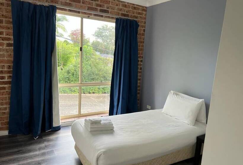 חדר יחיד בסיסי, Gosford Inn Motel