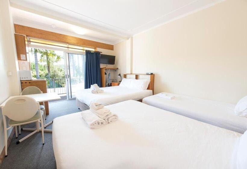 חדר משפחתי, Gosford Inn Motel