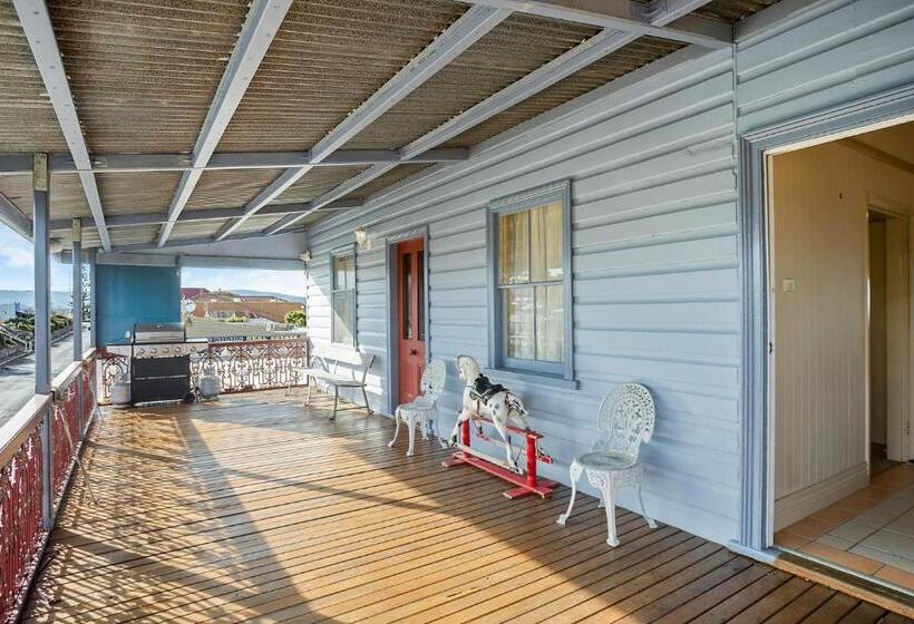 דירת שלושה חדרים, Heritage House Motel & Units