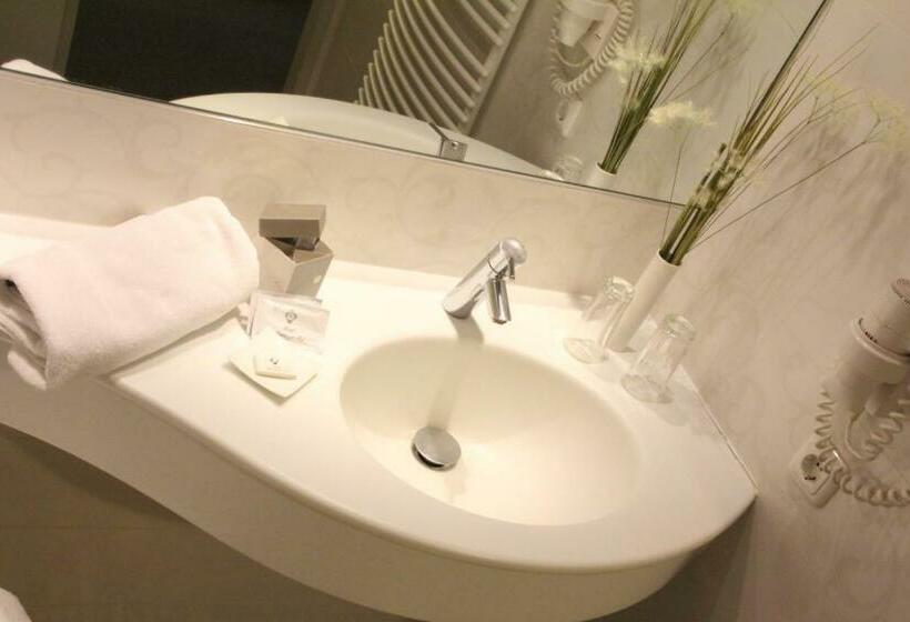 اتاق استاندارد یک نفره, Alhartinger Hof