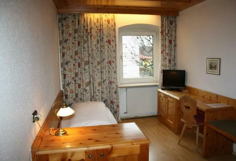 Standard Yhden Hengen Huone, Alhartinger Hof