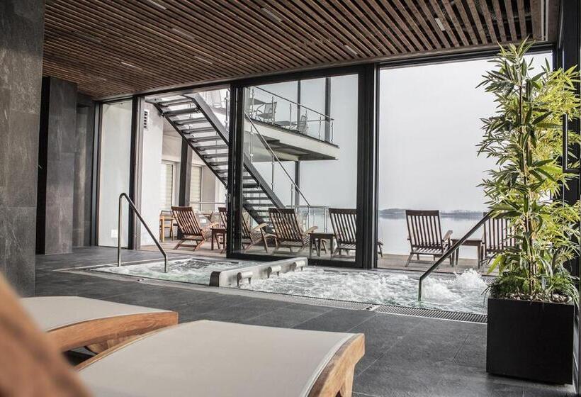 1 Bedroom Apartment Lake View, Eurobus