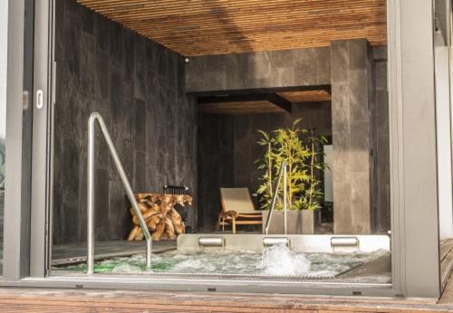 四人标准间, Eurobus