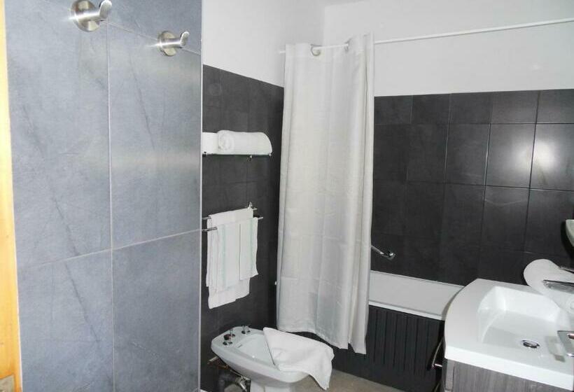 חדר סטנדרט לשלושה, Hôtel Du Verdon