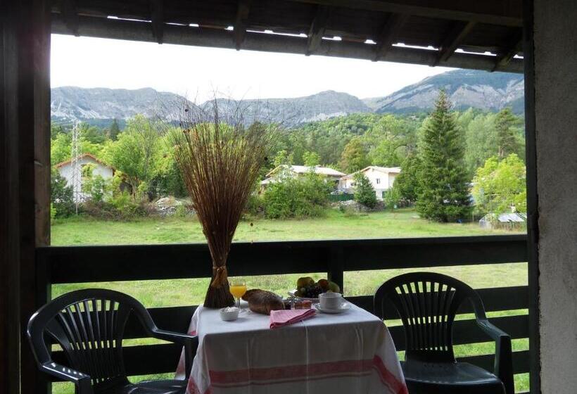 스탠다드 트리플 룸, Hôtel Du Verdon