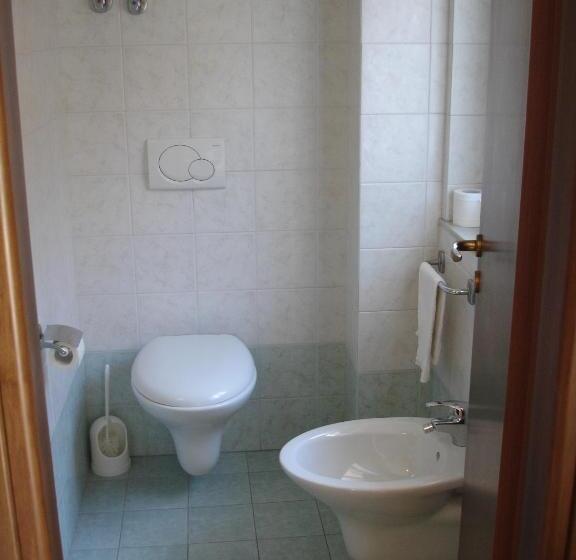 חדר סטנדרט לשלושה עם מרפסת, La Rusticana