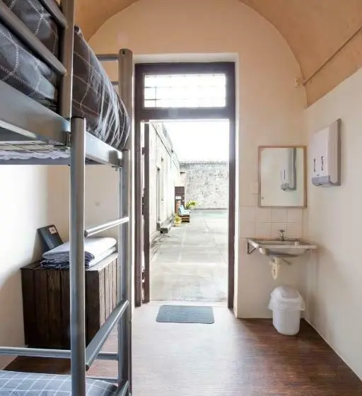اتاق استاندارد با تخت‌های تاشو, The Old Mount Gambier Gaol