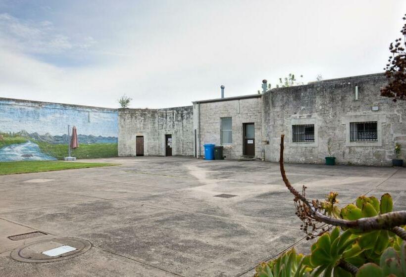 패밀리 룸, The Old Mount Gambier Gaol