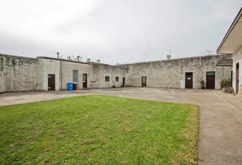 غرفة عائلية, The Old Mount Gambier Gaol