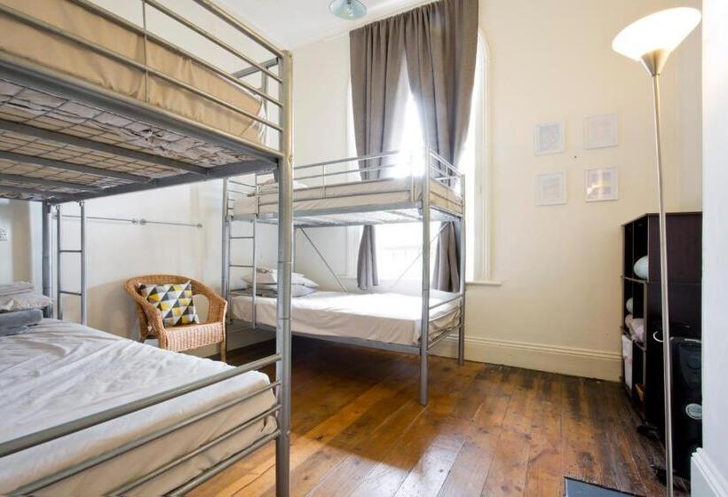 غرفة عائلية, The Old Mount Gambier Gaol