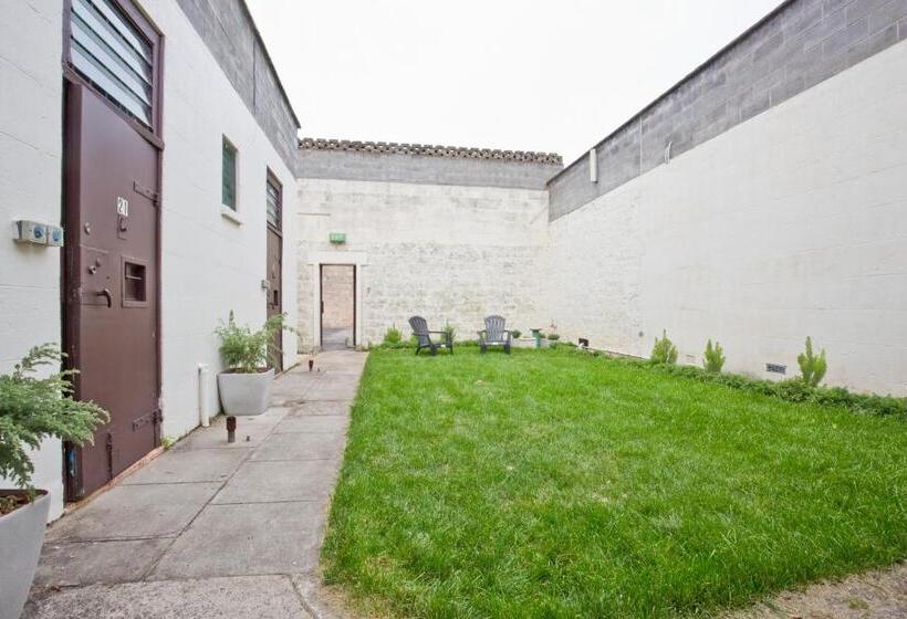 غرفة قياسية, The Old Mount Gambier Gaol