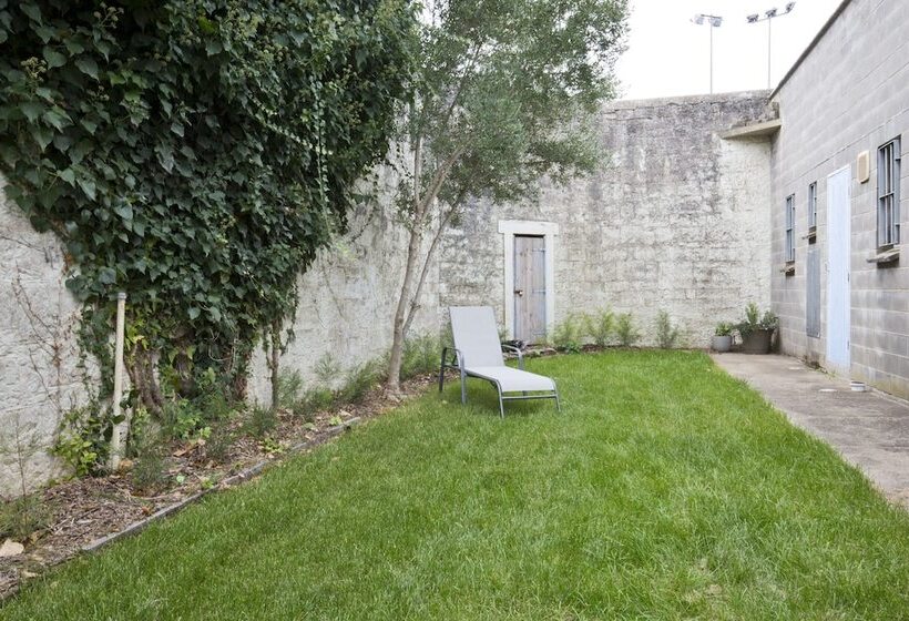 Suite Familiar 2 Dormitoris, The Old Mount Gambier Gaol