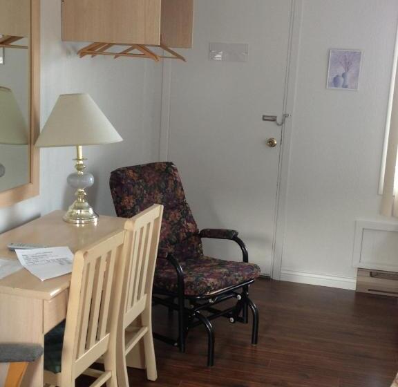 Номер Стандарт 2 Двуспальные Кровати, Hôtel Motel Du Rocher