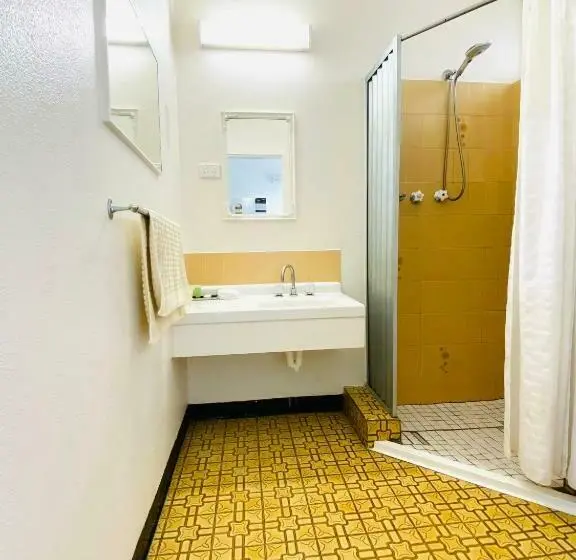 スタンダードルーム, Mid Valley Motel