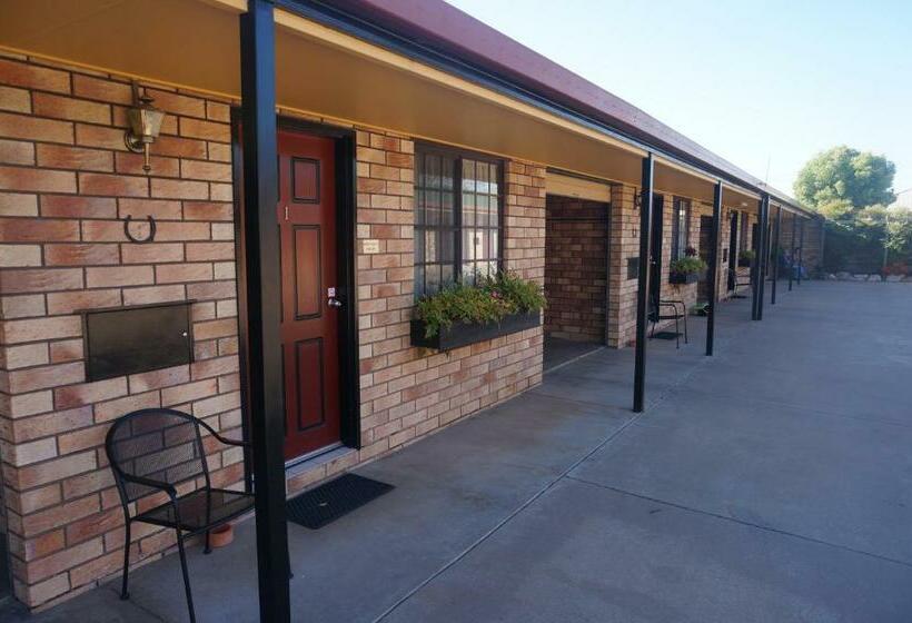 标准间, Miles Outback Motel
