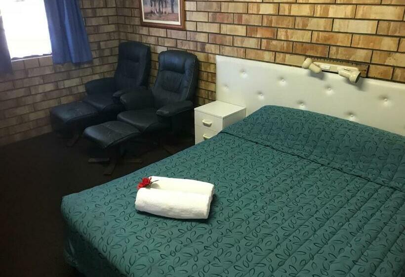 Номер Стандарт, Miles Outback Motel