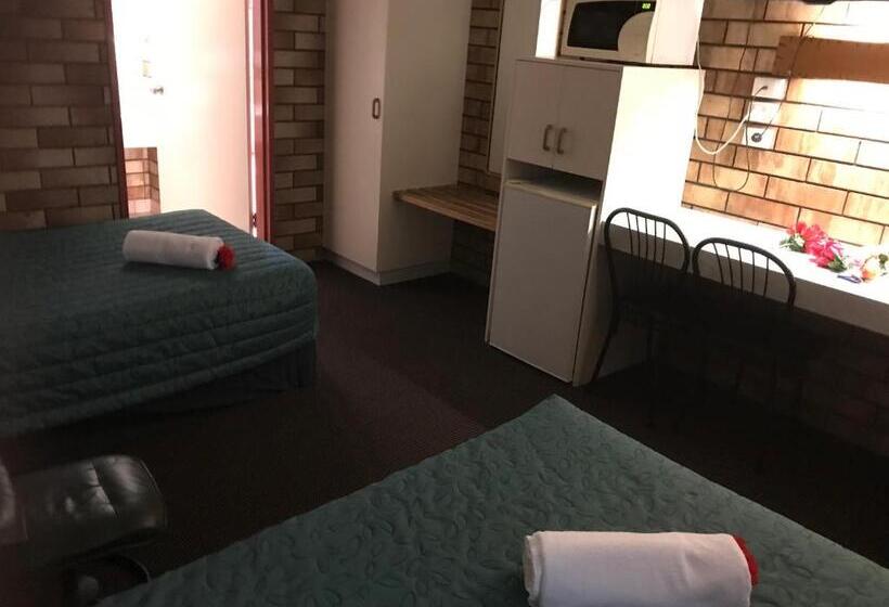 Номер Стандарт, Miles Outback Motel