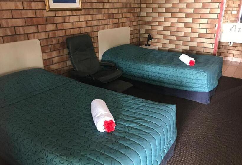 Номер Стандарт, Miles Outback Motel