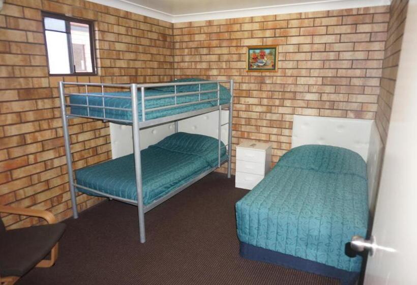 Family Suite, Miles Outback Motel