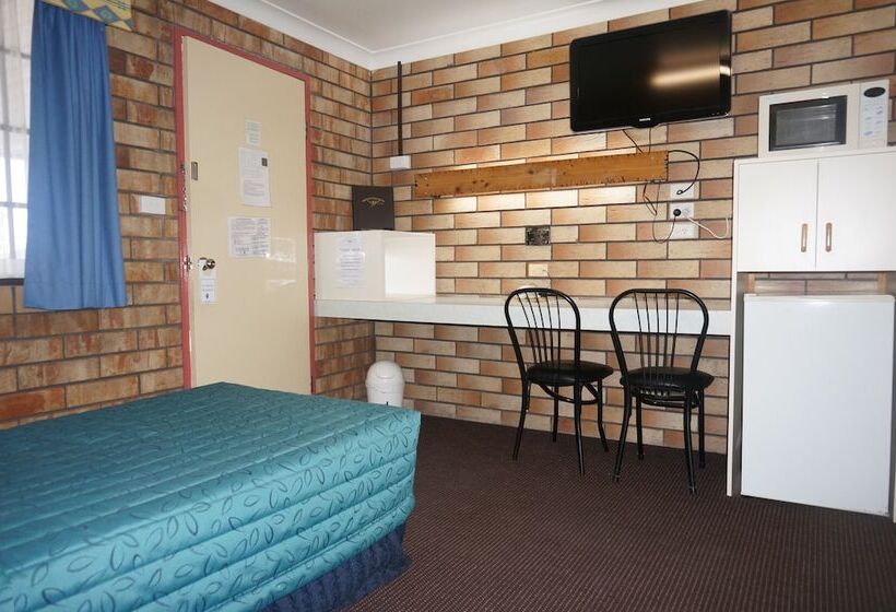 Номер Стандарт, Miles Outback Motel