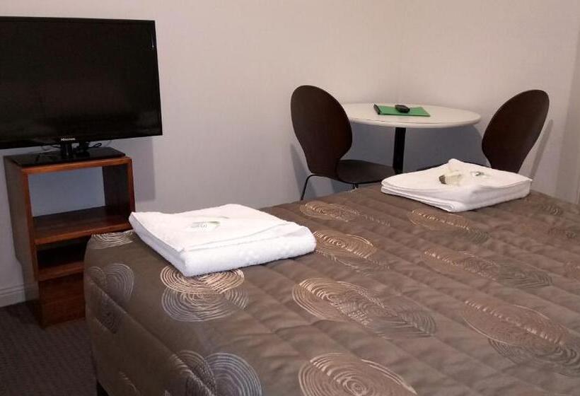 이코노미 스튜디오, Millicent Motel