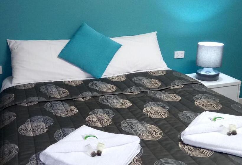 스탠다드 스튜디오, Millicent Motel