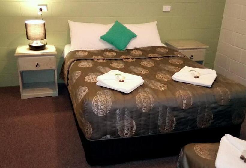 패밀리 룸, Millicent Motel