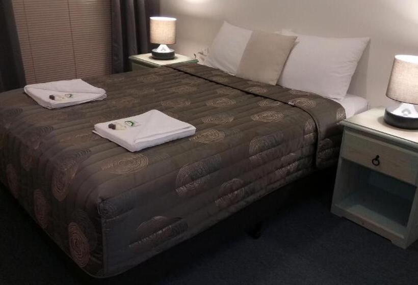 수피리어 스위트, Millicent Motel