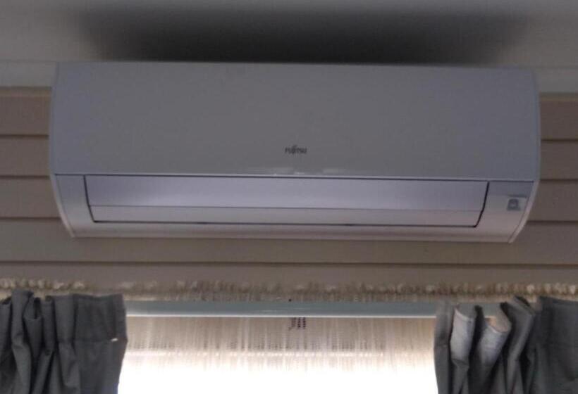 스탠다드 스튜디오, Millicent Motel