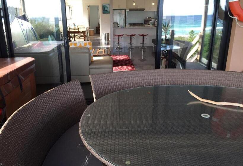 منزل غرفة نوم واحدة, Award Winning Beach Front Retreat