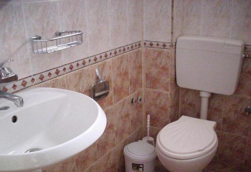 חדר סטנדרט עם מרפסת, Guest House Lazur