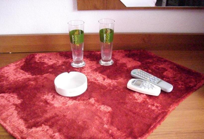 חדר משפחתי נוף לים, Guest House Lazur