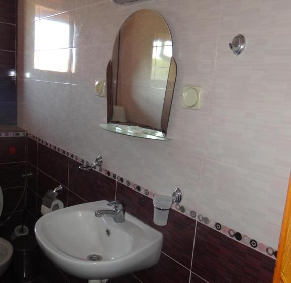 חדר משפחתי נוף לים, Guest House Lazur