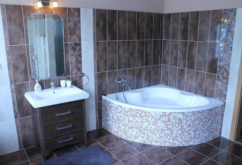 اتاق سوپریور چهار تخته, Penzión Hellene