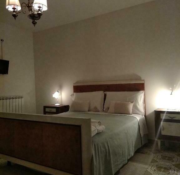 غرفة أساسية, Petalo Rosso B&b