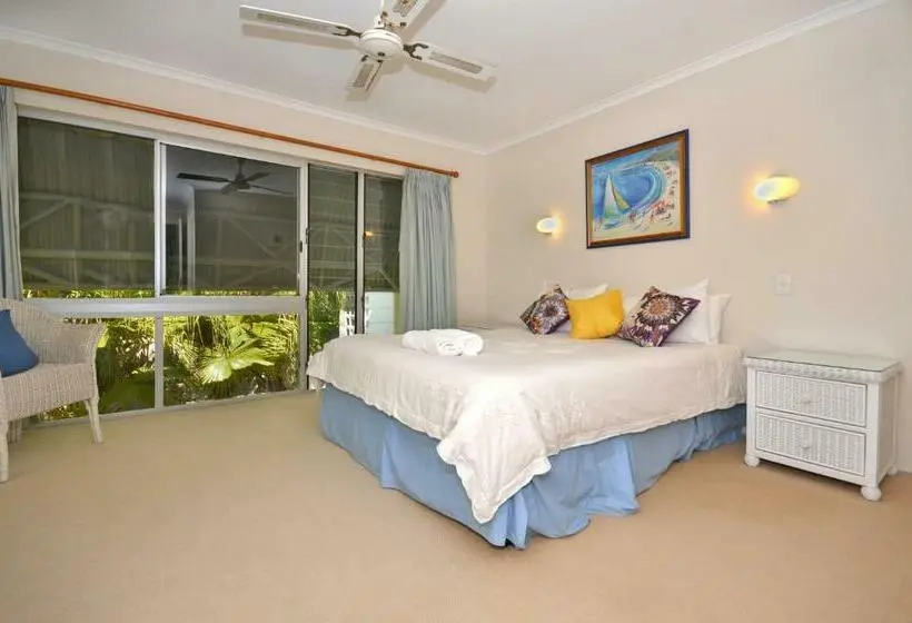 Talo 2 Makuuhuonetta, Raintrees Moffat Beach