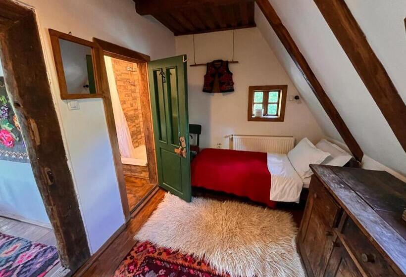 בית, חדר שינה 1, The Village Pension