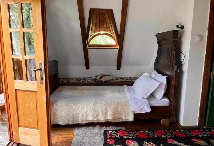 בית, חדר שינה 1, The Village Pension