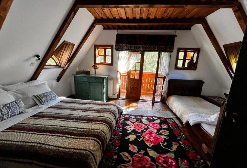 בית, חדר שינה 1, The Village Pension