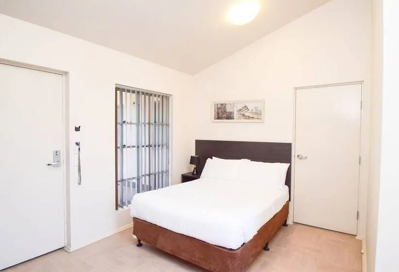 ファミリールーム, Station Hotel Motel Kurri