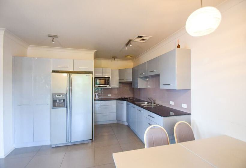 침실 1개 아파트, Station Hotel Motel Kurri